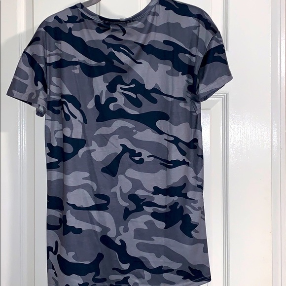 New blue army print short sleeve blouse, V cut with cris cross ties, size small - Picture 3 of 3